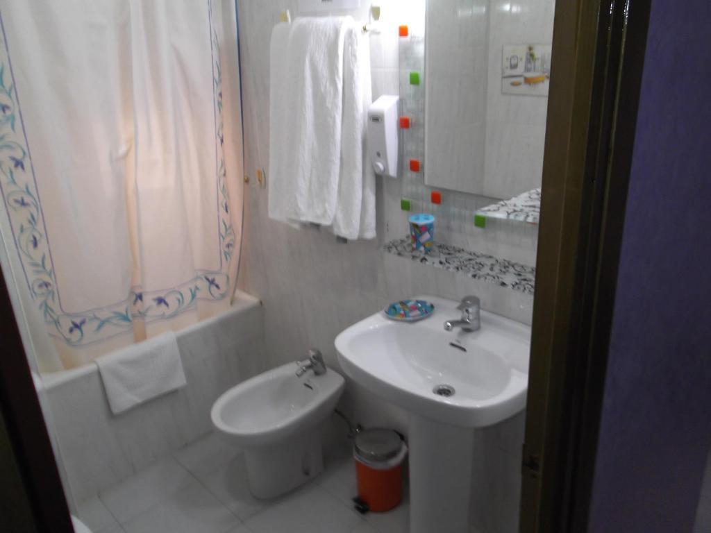 Pension Colonia Motril Room photo